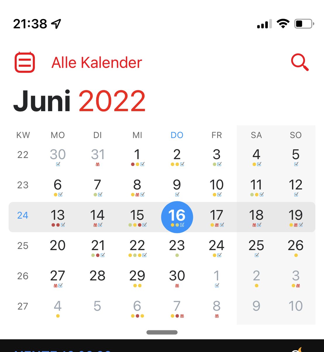 frankepperlein's tweet photo. @NotePlanApp It would be nice to show the week number left oft it. Maybe even as a click target to select the week instead of the day and vice versa. 

Like for example in Fantastical. https://t.co/fqh4PA1IbZ