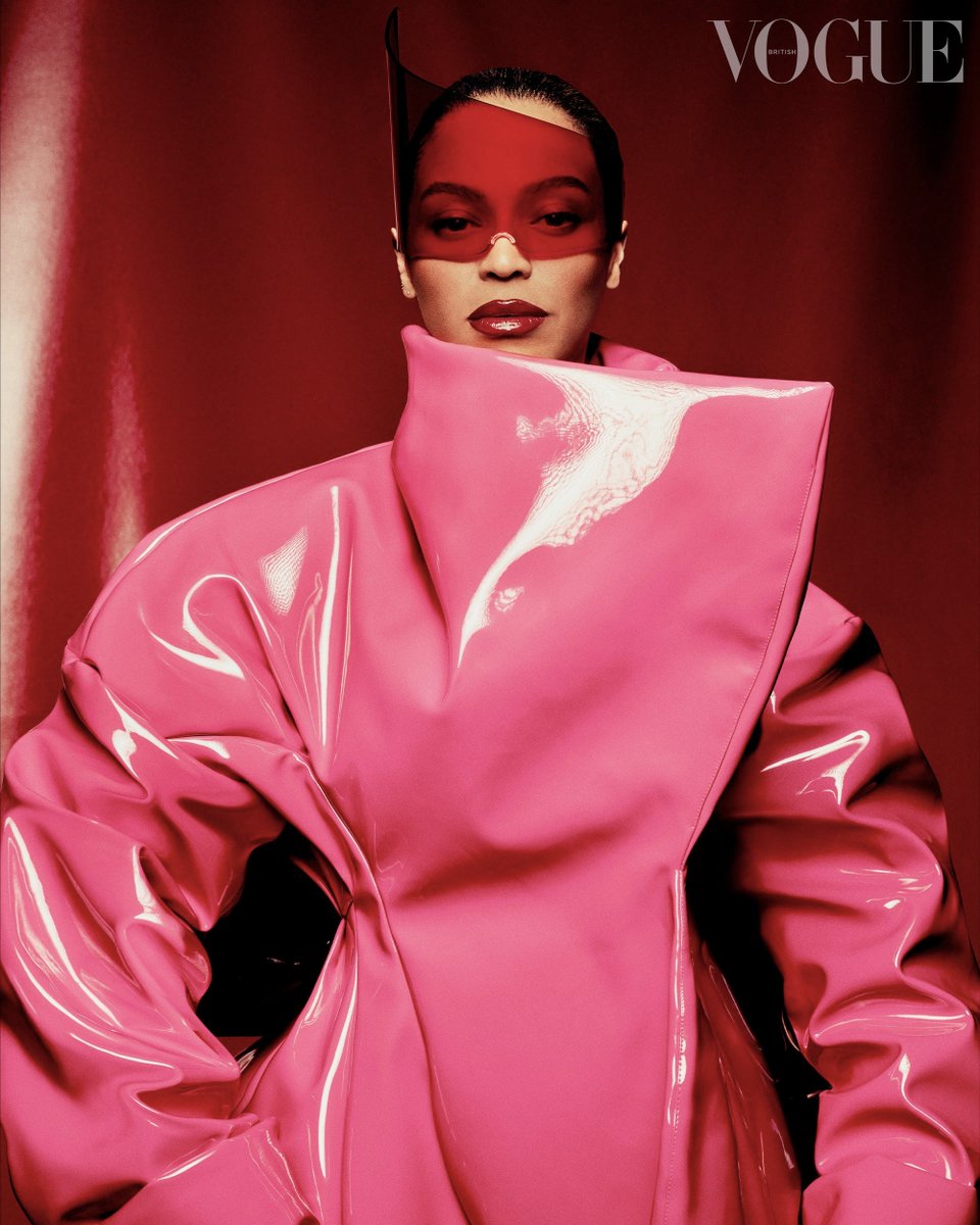 🚨 Variety diz que há possibilidades de Beyoncé lançar o primeiro single do #RENAISSANCE HOJE! 🚨

A faixa viria como uma celebração ao feriado de Juneteenth, assim como foi Black Parade.