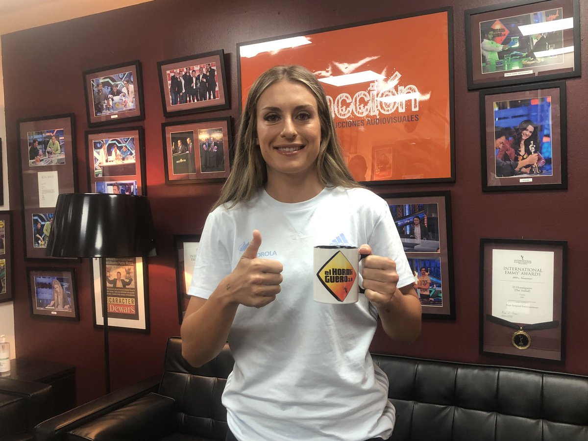 😍 Nuestra capitana, <a href="/alexiaputellas/">Alexia Putellas</a>, ya está lista para 𝗱𝗲𝗯𝘂𝘁𝗮𝗿 en <a href="/El_Hormiguero/">El Hormiguero</a>. 

🐜 ¡¡¡¡𝗤𝗨𝗘́ 𝗘𝗠𝗢𝗖𝗜𝗢́𝗡!!! 🐜

🤩 ¿Os apetece tanto como a nosotros verla hablar de la @SeFutbolFem en directo?