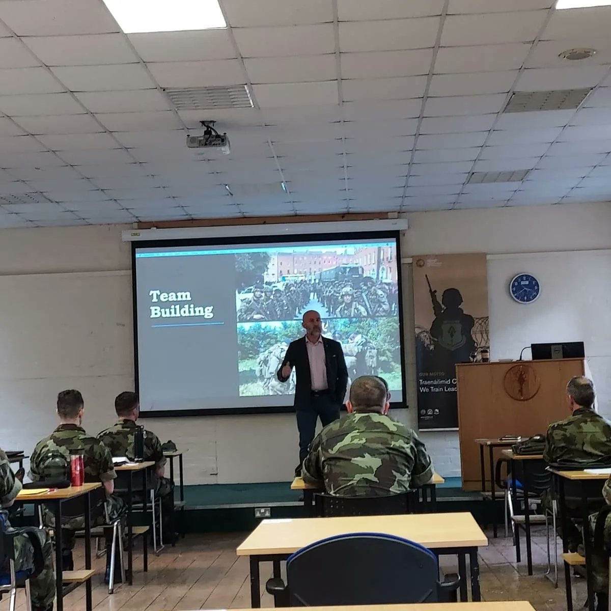 SchoolInfantry's tweet photo. Last weekend in the Infantry school was the 4th weekend for the Army reserve standard NCO course (NCOTW).

The weekend included a demo set of orders, their first pass/fail test, which consisted of an individual 8k and also a guest lecture on leadership from @goggins_ray https://t.co/sHmehHXsKr