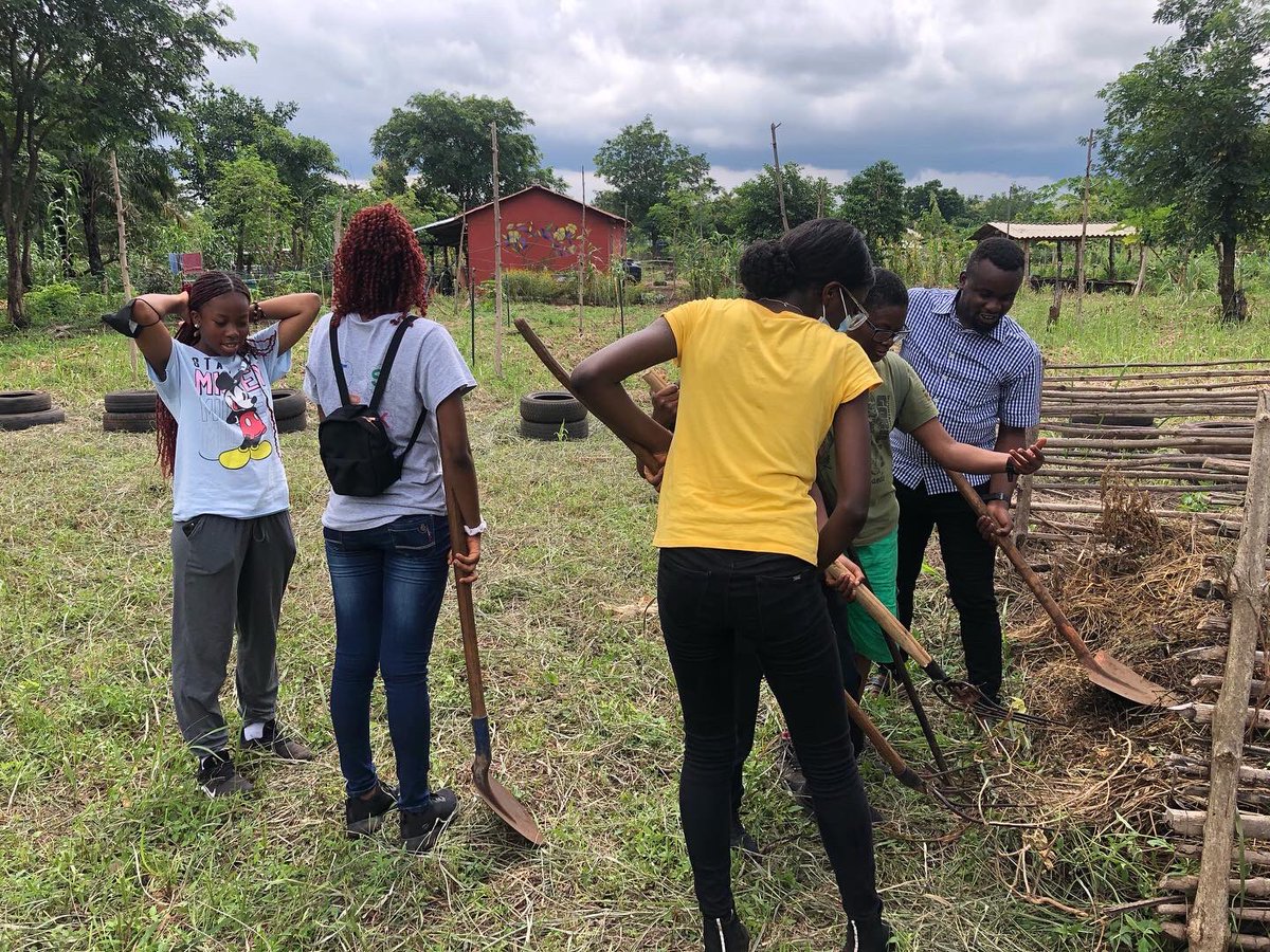 KailendOrg's tweet photo. Special thanks to the Yr 10 students and staff at @bsltogo for the lovely visit! It was so great to meet you all and thank you for all the hard work 💪🏾 turning compost piles and planting sweet potatoes, you really showed us that girls do it better! 🙌🏾👩🏾‍🌾 #kailendfarm #learningfarm https://t.co/O5buYtUYr8