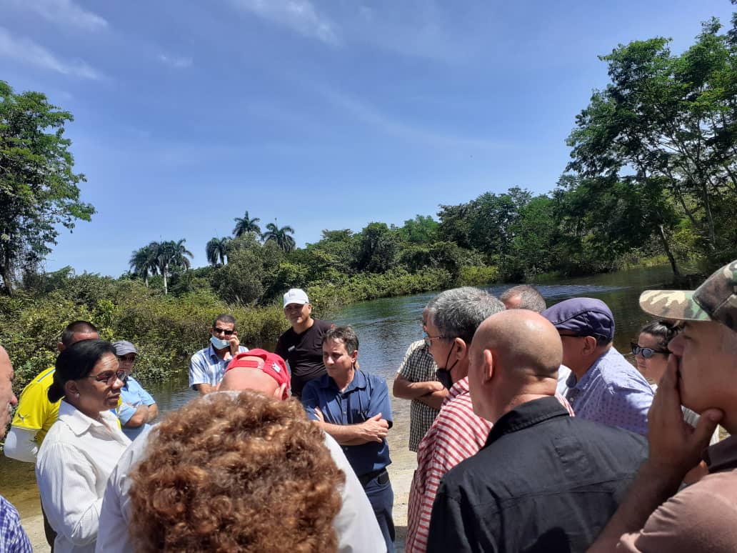 En el canal soplillar de la Ciénaga de Zapata, obra que fué rehabilitada tras el paso de la tormenta tropical Alberto y que permite el paso de avenidas provenientes de la cuenca hidrográfica, se precisan los elementos a tener en cuenta para las próximas lluvias. #CubaVive