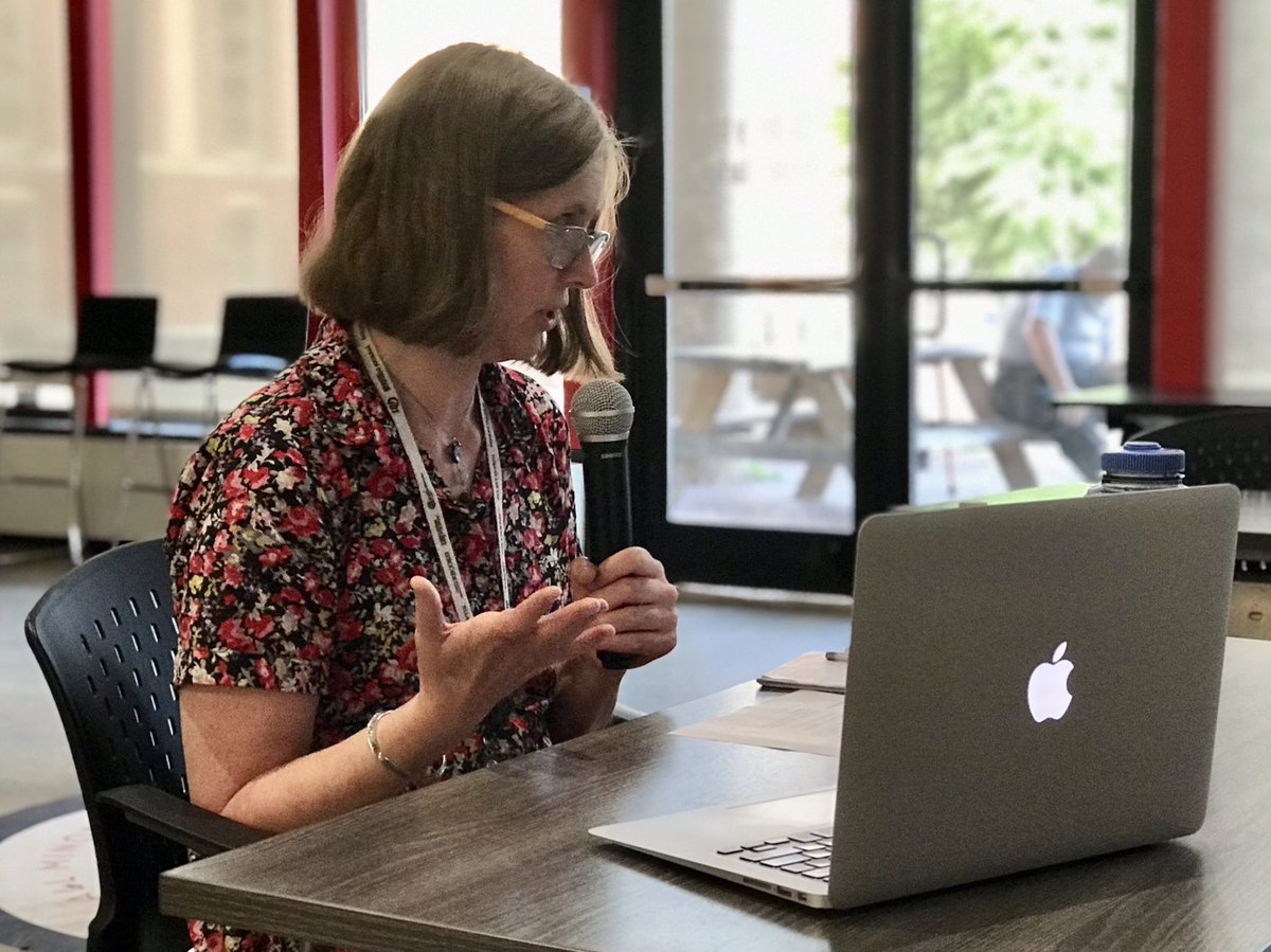 IamAStartupLady's tweet photo. Thank you to reporter, @SusanOrr for leading #StartupStudyHall last night! Our founders know how to pitch their #startups to the @IBJnews now. Thanks for agreeing to critique everyone’s story ideas. Your 📥 is going to be full! 😀 https://t.co/6mRerdseKA