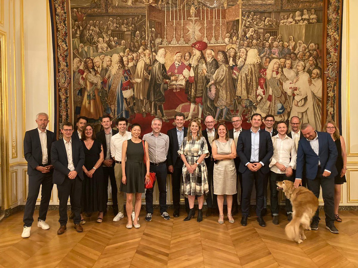 AmbSuisseParis's tweet image. Les écosystèmes 🇨🇭 et 🇫🇷 de l’#innovation dans l’#agroalimentaire réunis à l’Ambassade pour mieux coopérer dans la #recherche de #solutionsdurables pour notre #alimentation et la 🌍.

@sfnvalley @CNRS_CFE @FrenchFoodCap @AgroParisTech @ecoRobotix @essentofood

#PlusQueDesVoisins