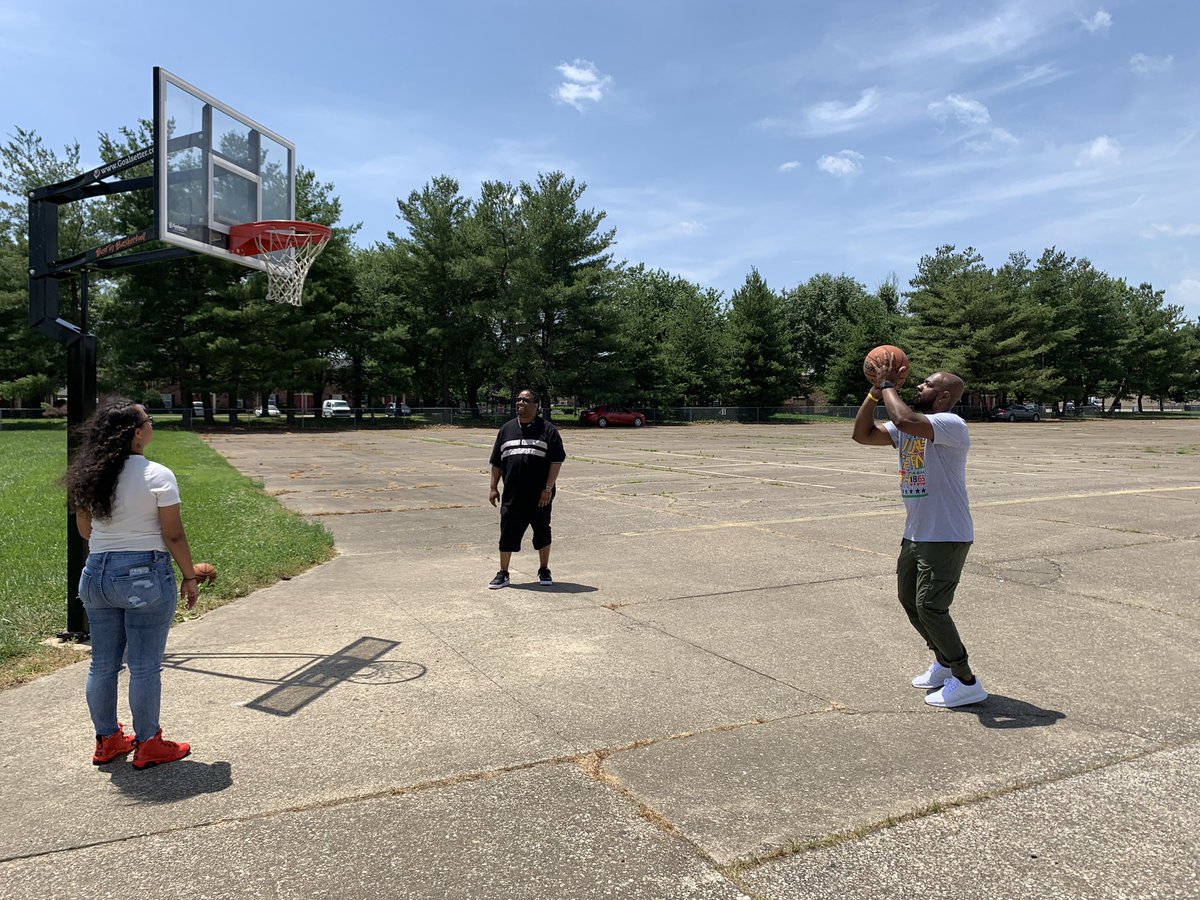 EvvCollections's tweet photo. Our tournaments are in full swing! Who will be the champions!? #JuneteenthEvv #WinAs1Fam #ThatEvvLife #LifeAtATT @Clevercollazo @solomon_darla @TonySmith4Sales @mrsherd2015 https://t.co/5iBOubPG8S