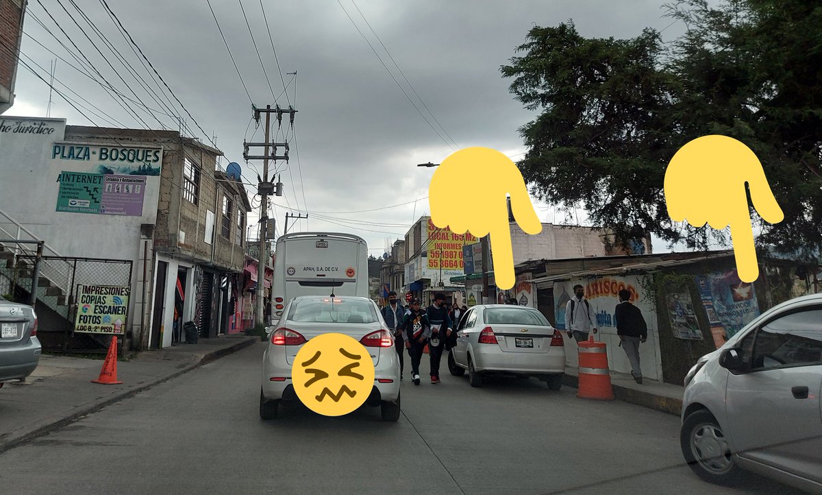 InfoHuixqui's tweet photo. Buenas tardes @HuixquiGob,
desafortunadamente duró muy poco el orden vial en varias calles de #Huixquilucan Centro. 😔😔😔
Conductores irresponsables parados en lugar prohibido y Nula presencia de oficiales para moverlos. 
👇🏻 https://t.co/ZV1xZkhwkm