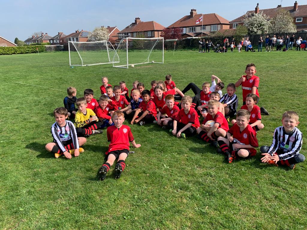 AltoftsJFC's tweet photo. A belated massive thank you to our U8's who held a mini gala and raised an amazing £380 towards our facility improvement fund! Well done to everyone involved and well done to the coaches for arranging and running it 😊⚽️🏆
https://t.co/pt6xtqlCF1 https://t.co/TxqyuX6JFb