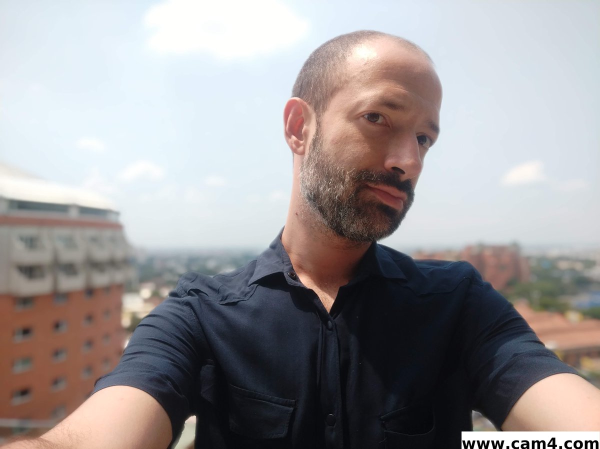 cam4.com/url/m2nQSAUv Chicos! No se pierdan mi show ya en cam4.es/cumilo