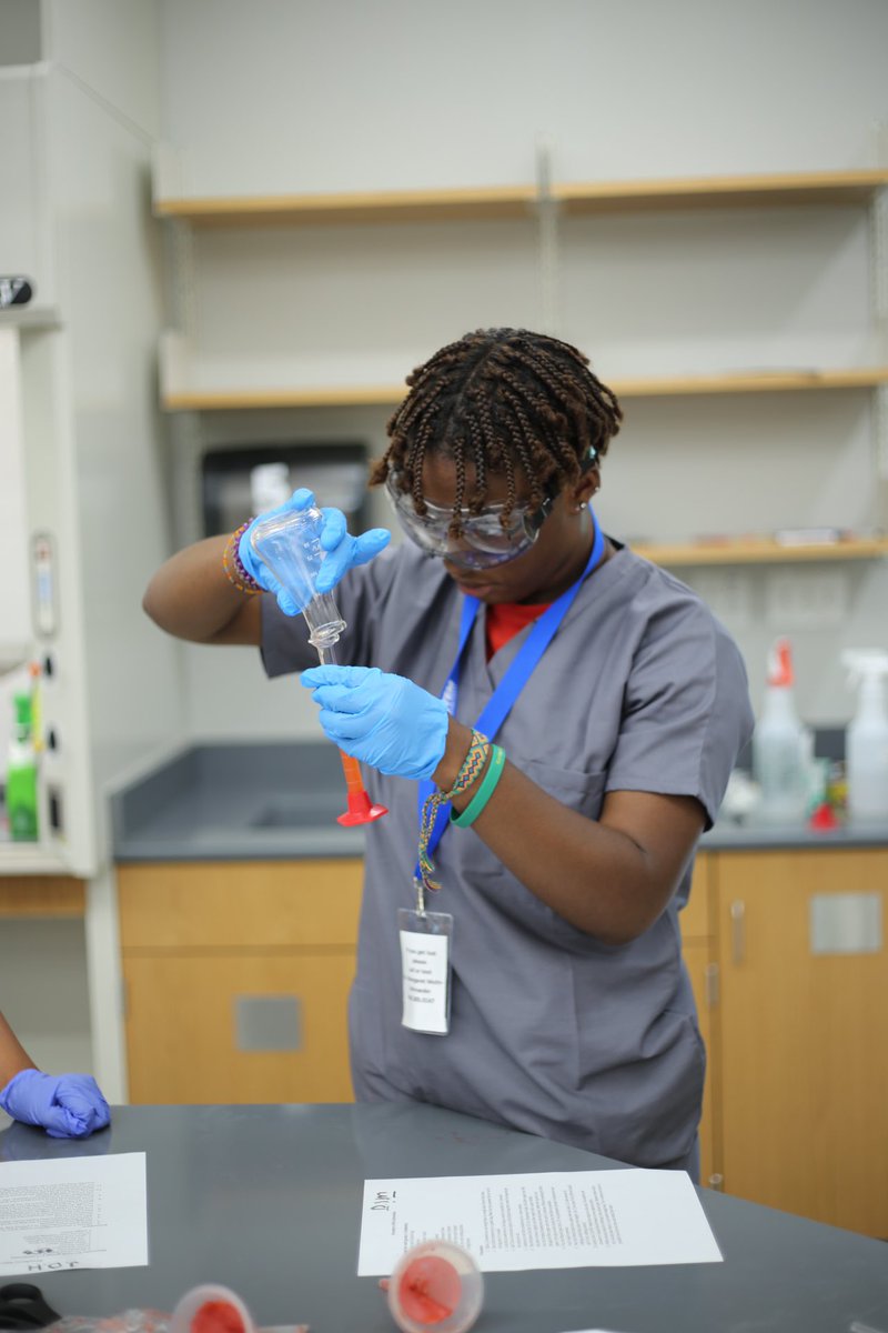 It has been an exciting afternoon for Chem Camp! The ChemCampers changed the pH of cabbage juice, extracted strawberry DNA, and made elephant toothpaste! #seeblueseestem #seeblue #seebluestemcamp