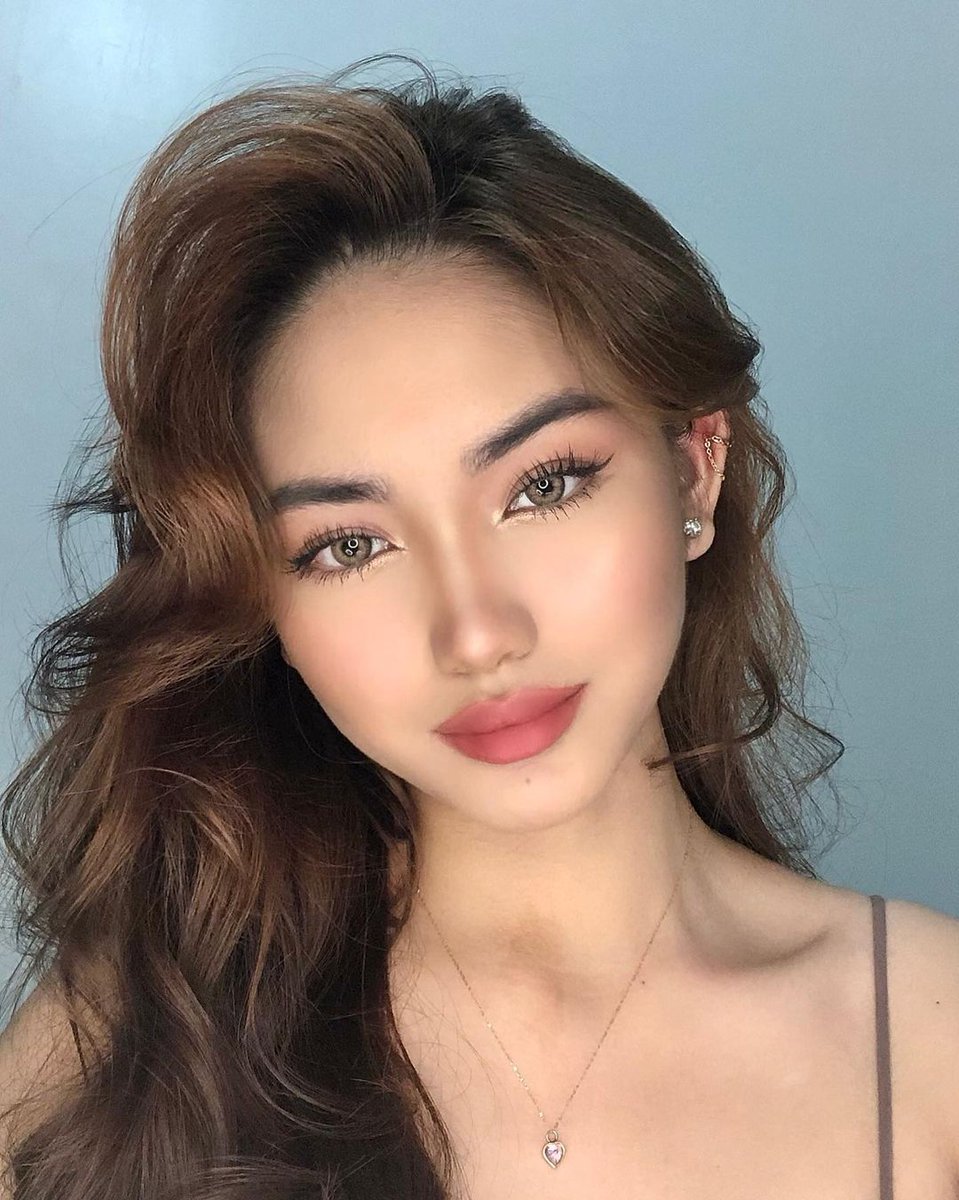 _bellaababe's tweet photo. Lash game is strong with the #no1MaybellineMascara ✨ Are you team Hyper Curl or team Falsies Lash lift?

I used the #falsieslashlift to open up my eyes 🤍 #maybellineph https://t.co/FszBhKGyqt