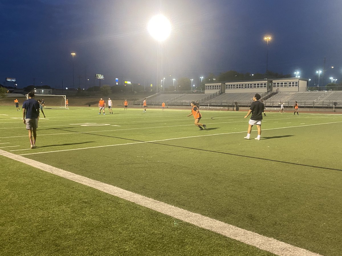ConnallyGSOC's tweet photo. Excellent turn out for our ⚽️ open field at @JBConnallyHS Our guys and girls working together to improve! @PfISDAthletics #daretoconquer https://t.co/RfDcAQQUCk