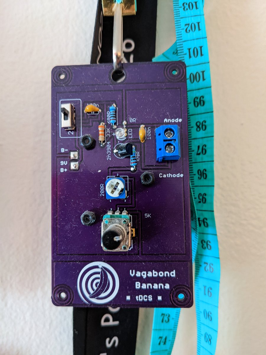INIT_6_'s tweet image. #defcon #memory...this is a transcranial direct current stimulation (tDCS) badge from @_vagabondbanana&apos;s #defcon26 @DC_BHV workshop...#biohacking runs on 9V&apos;s 😉