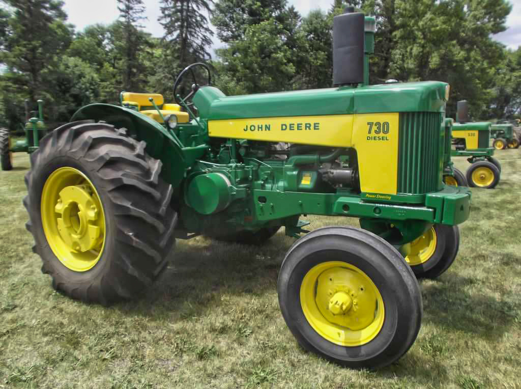 TractorZoom's tweet photo. This is a big weekend for two-cylinder fans! There are at least 60 of 'em on auction! If you're looking for one, get to shoppin'! https://t.co/9TBVSoiyrM #johndeere #twocylinder #tbt https://t.co/l87UkB49dv