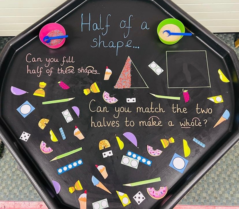 PrimaryStarsEd's tweet photo. Finding half ✨

We love this tuff tray using our halving shapes resource! 🥰

#mathstufftray #tufftray #naturalclassroom #neutralclassroom #countingskills #year1classroom #mathsarea #sortingobjects #mathsobjectives #mathslearning #primarystarseducation #whiterosemaths https://t.co/giBdHkXUF9