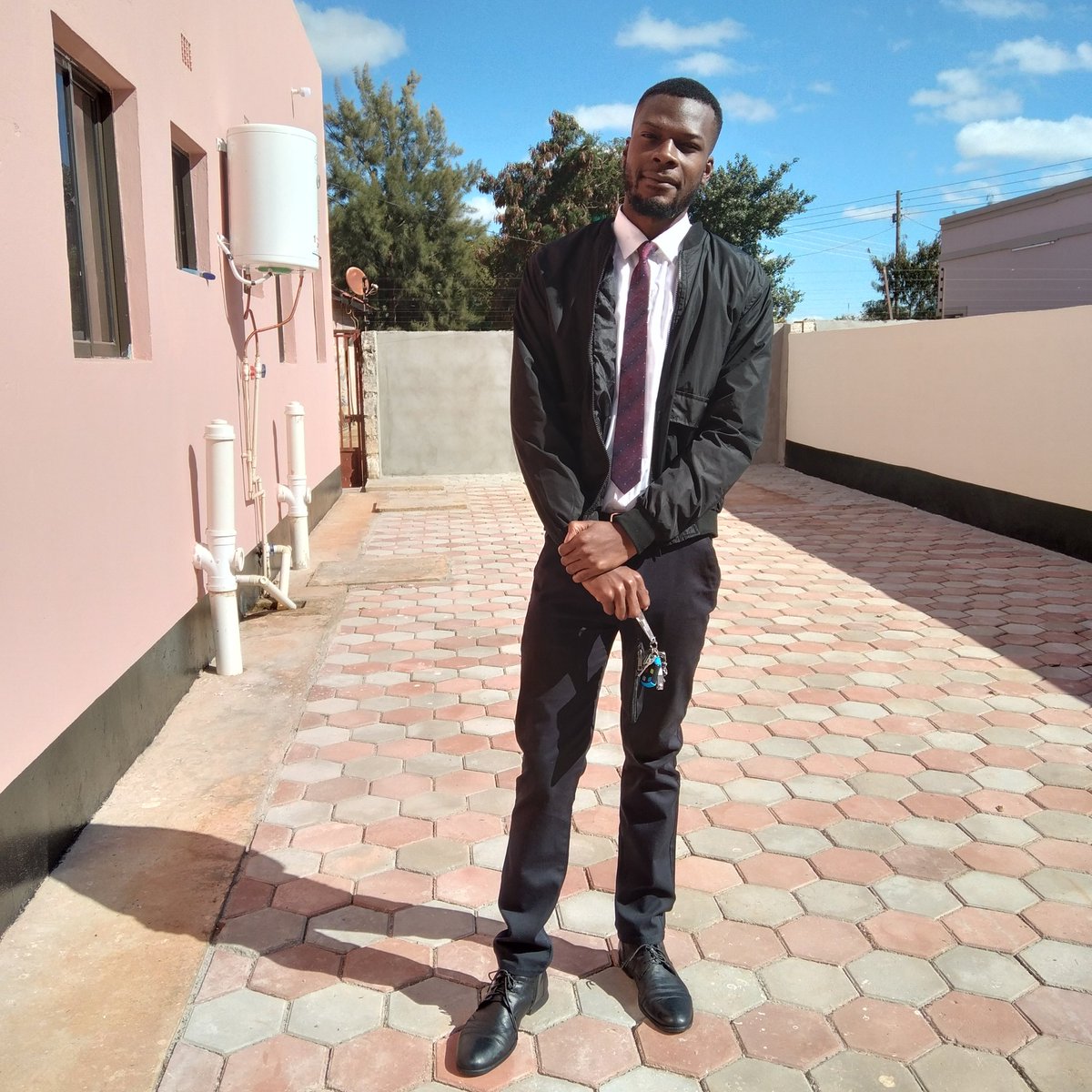 iam_cephas's tweet image. That's about right.