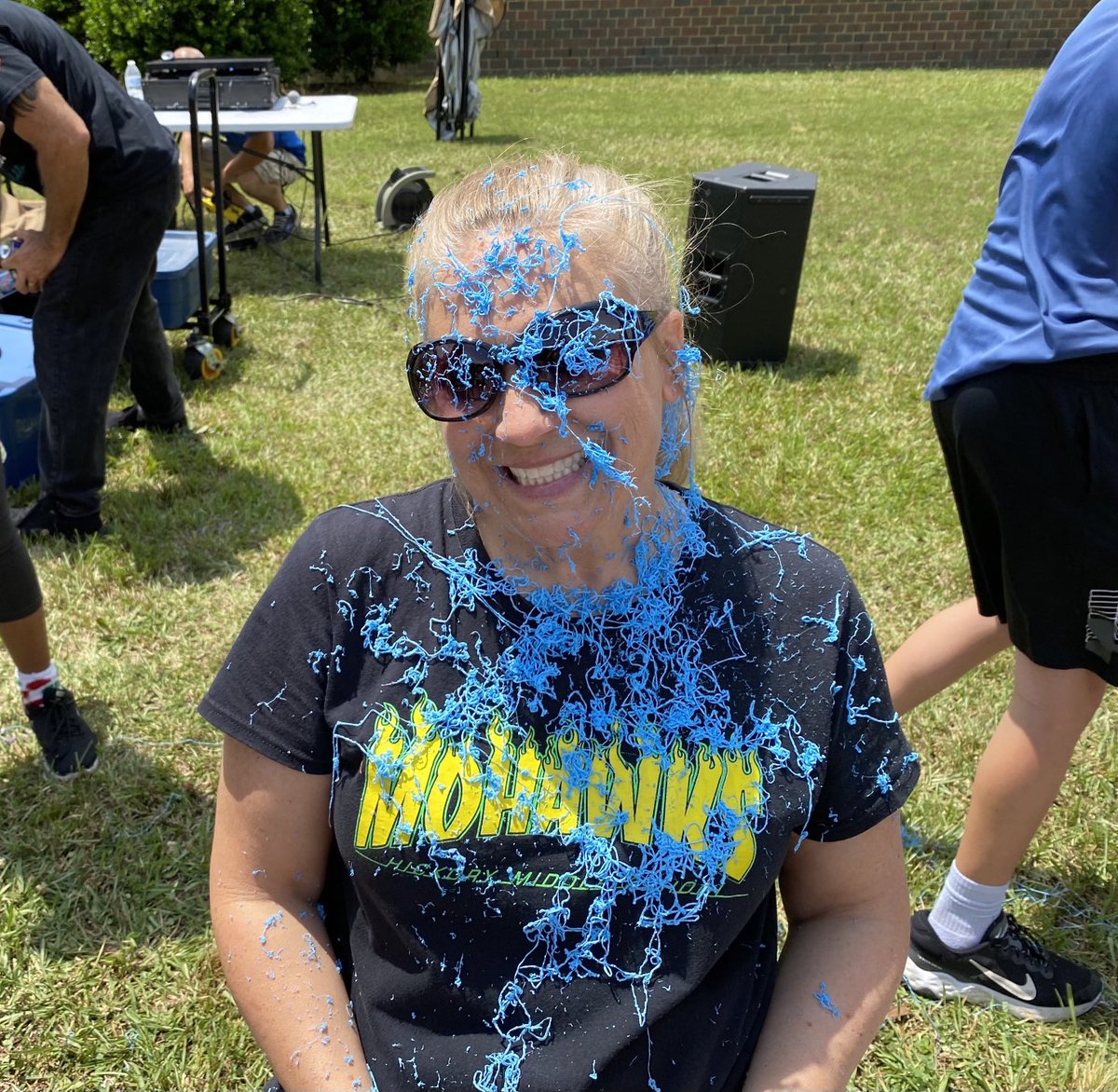 LeeWall33's tweet photo. Happy Last Day of School! https://t.co/I3PpmeD3sK