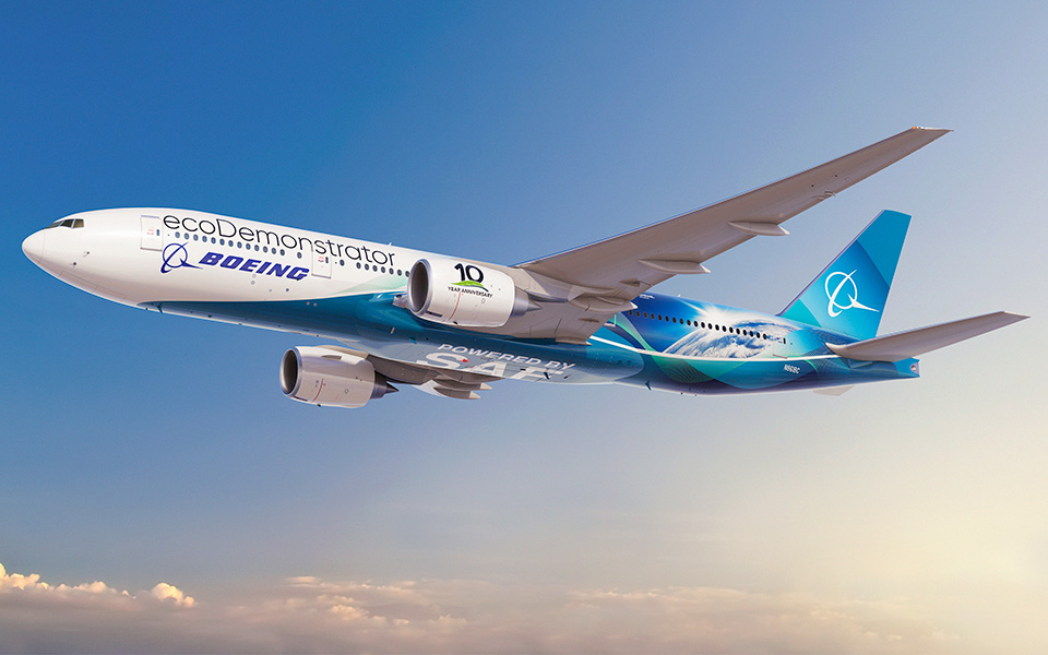 AeronewsGlobal's tweet photo. Boeing's latest #ecoDemonstrator, a 777-200ER, will test about 30 new technologies. The airplane will fly on a 30/70 blend of sustainable &amp; conventional aviation fuel. Boeing marks 10-yr anniversary of its ecoDemonstrator program, celebrating tests of 230 projects on 9 airplanes. https://t.co/RP5u7TZXy5