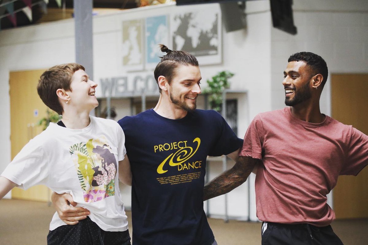 ella&co. tweet media