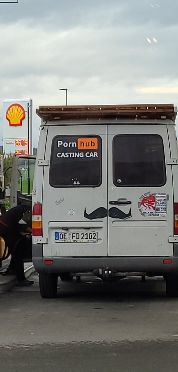Saw a Possible hedge, on a gas station today. Wonder if the Germans are touring Norway, (fishing) for Rekt Plebs..🤔