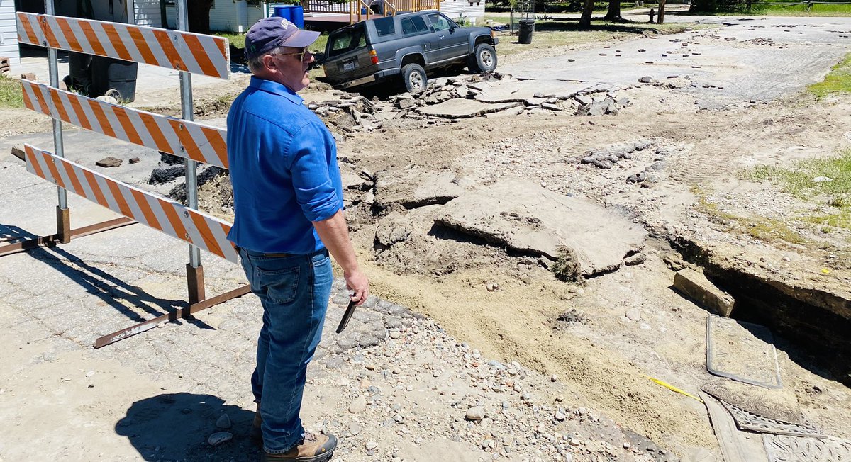 BrownCSIMT's tweet photo. CSI is on the ground in Red Lodge surveying the damage and speaking with impacted families. #MTPOL #MTFlood #Yellowstone https://t.co/L4eUEhuKlA