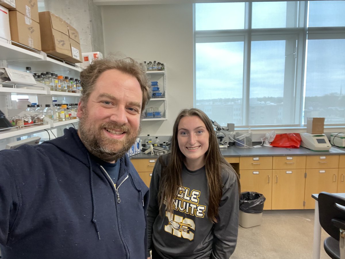 Rubenstein_Lab's tweet image. I'm losing lab members left &amp;amp; right!

High School research assistant @k_atiealex made very interesting genetic discoveries related to translocon QC! 

Katie will attend @ButlerBiology @butleru this fall, where I'm sure she'll continue to excel in her courses &amp;amp; the lab!

@PrinDHS