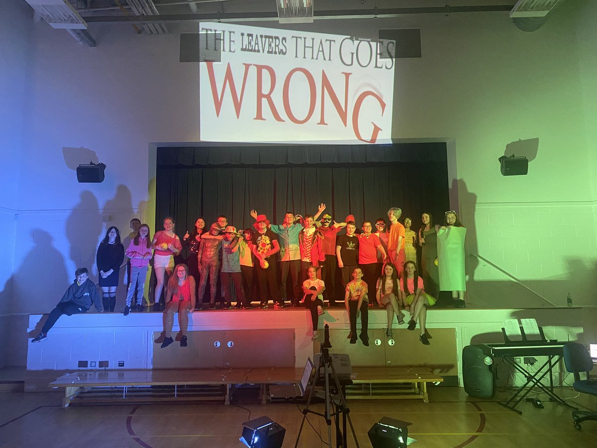 MurrayPrimaryEK's tweet photo. A MASSIVE well done to our amazing primary 7s who blew their audience away this morning at the leavers show! 👏🏼 looking forward to a week full of well deserved leavers events and activists! You should be so proud of yourselves 🌟🌟🌟🌟🌟@journeytocglen @High1Sanderson https://t.co/ha1q0oHmQU