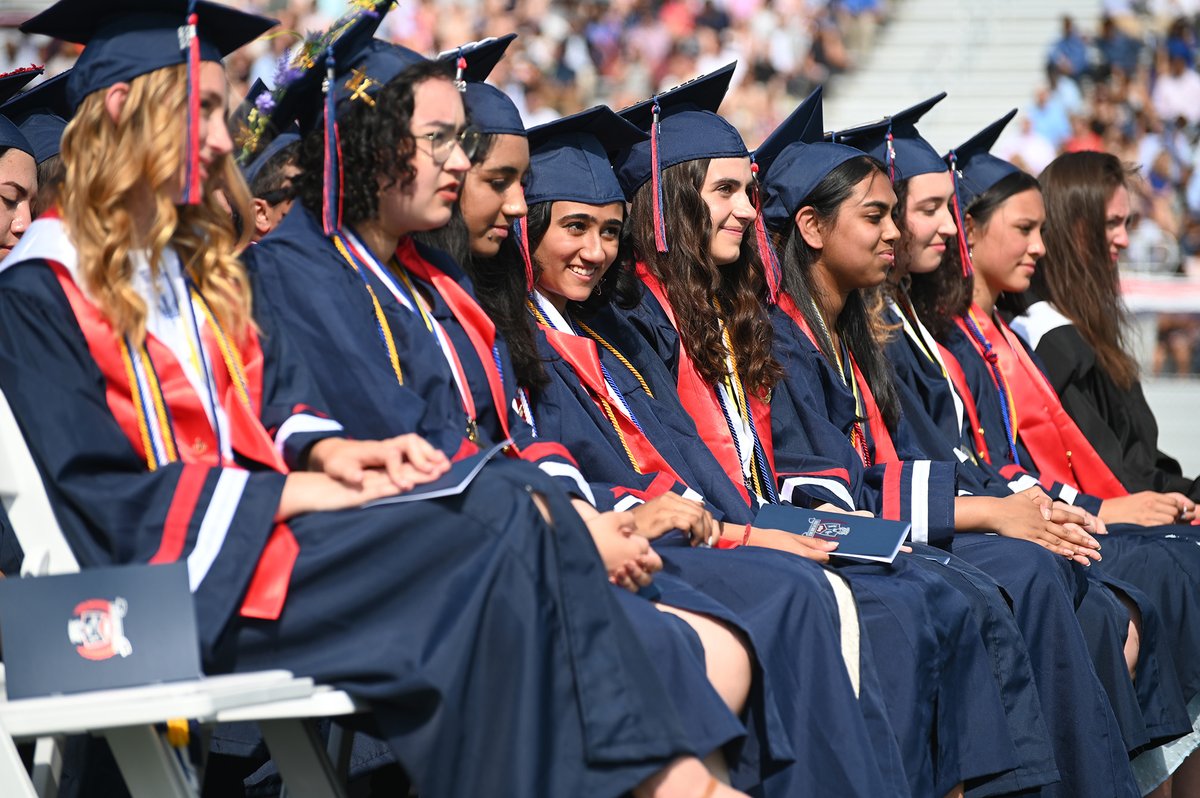 Congrats to the Independence High School graduates – 382 total! 

For a photo gallery and more, go to:
lcps.org/independencehs…

(@IndyNationLCPS)