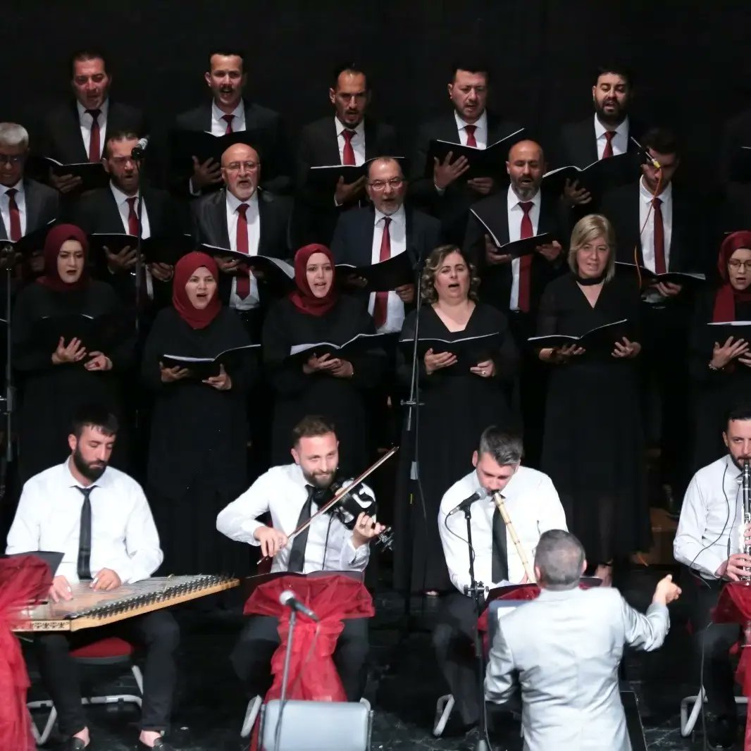 aksarayhem68's tweet photo. Türk Müziģi Koromuzun Yaz Konseri. Teşrifleriyle ve destekleriyle bizleri onurlandıran Valimiz Sn @hmzaydg 'ya,İl Milli Eğitim Müdürümüz Sn @haciomerkartal 'a,tüm protokole ve kıymetli misafirlerimize gönülden teşekkür ediyoruz.🙏 https://t.co/7S78tqp3TF