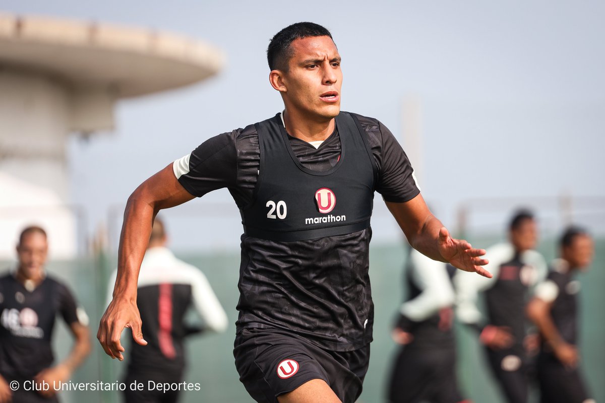 Universitario's tweet photo. ¡𝗚𝗿𝘂𝗽𝗼 𝗰𝗼𝗺𝗽𝗹𝗲𝘁𝗼! 🤜🤛

#YDaleU https://t.co/CLFgMP2RJ1
