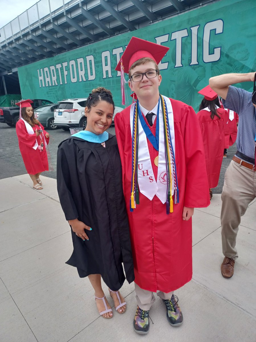 FariaSenora's tweet photo. My babies are going to college
#Classof2022
#proudteacher
#myfirstclass https://t.co/HpMNRhKLYA