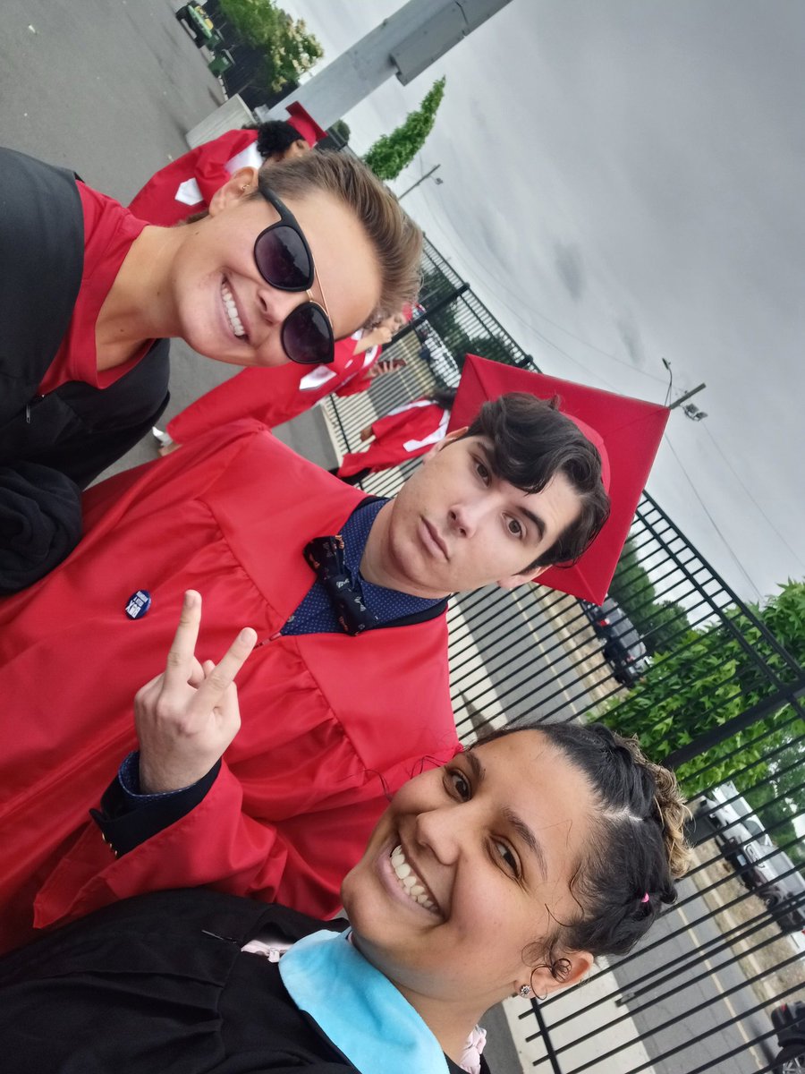 FariaSenora's tweet photo. My babies are going to college
#Classof2022
#proudteacher
#myfirstclass https://t.co/mlnC5j2ElX