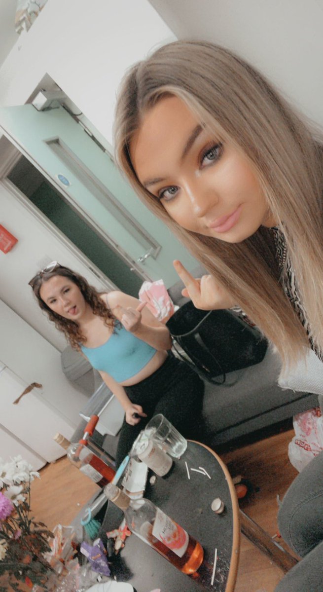 BPrincess262's tweet photo. Who’s serving us tonight then #paypiggies #sugardaddy #paypigs #cashapp #findom #spoonsslave #slave #spoonspiggy #findomme https://t.co/a77fT50naj