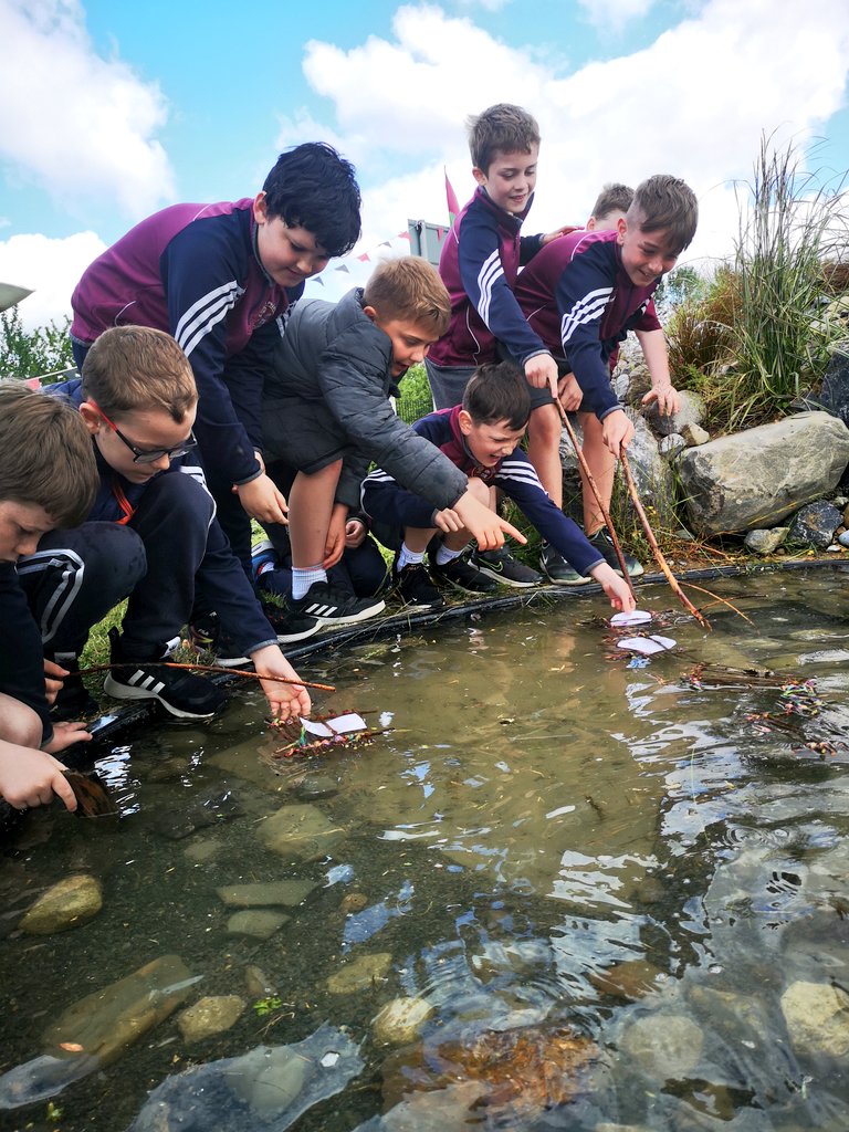 scoil_an's tweet photo. 🚣 Viking Longboats!!! 🚣
3rd class continued their learning about The Vikings by building rafts and crossing the North Sea! There may have been a few Viking raids along the way!
#outdoorlearningireland #outdoorlearning https://t.co/MPxBRWyR7U