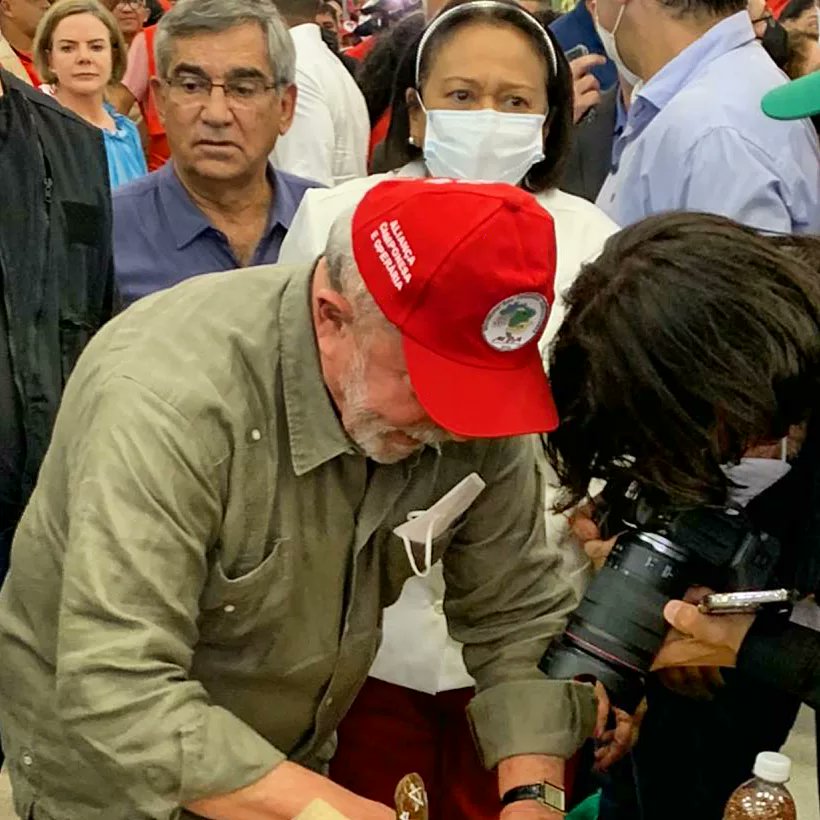 mpa_campesinato's tweet photo. #IFENAFES | Lula visitou I Feira Nordestina em Natal, RN
👩🏽🌾🌾 Lula conheceu experiências de produção de alimentos saudáveis e as novas tecnologias da agricultura familiar e camponesa no Nordeste.
📸 Morgana Souza e Lenilce Santos
#SoberaniaAlimentarJá #VamosJuntosPeloBrasil https://t.co/Sfg2ygIoBd
