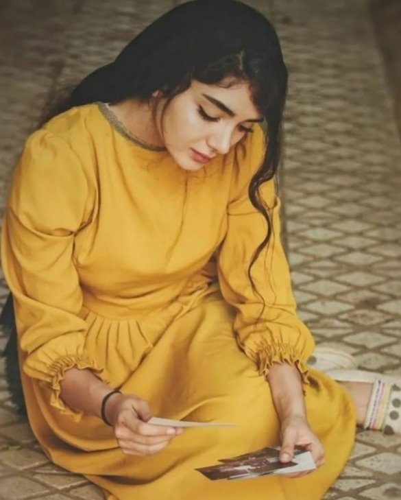 لا ما نسيتك كيف أبنساك ما دام 
ذكرى الفراق تهزني لو نسيتك

كِنْ العيون من النظر عقبك أيتام
وكِنّي ماريت إلا أنت من يوم ريتك

وكِنِّكْ معي وأنا فقدتك من أعوام
مع الخَيَالْ ألقاك كِنِّي لقيتك