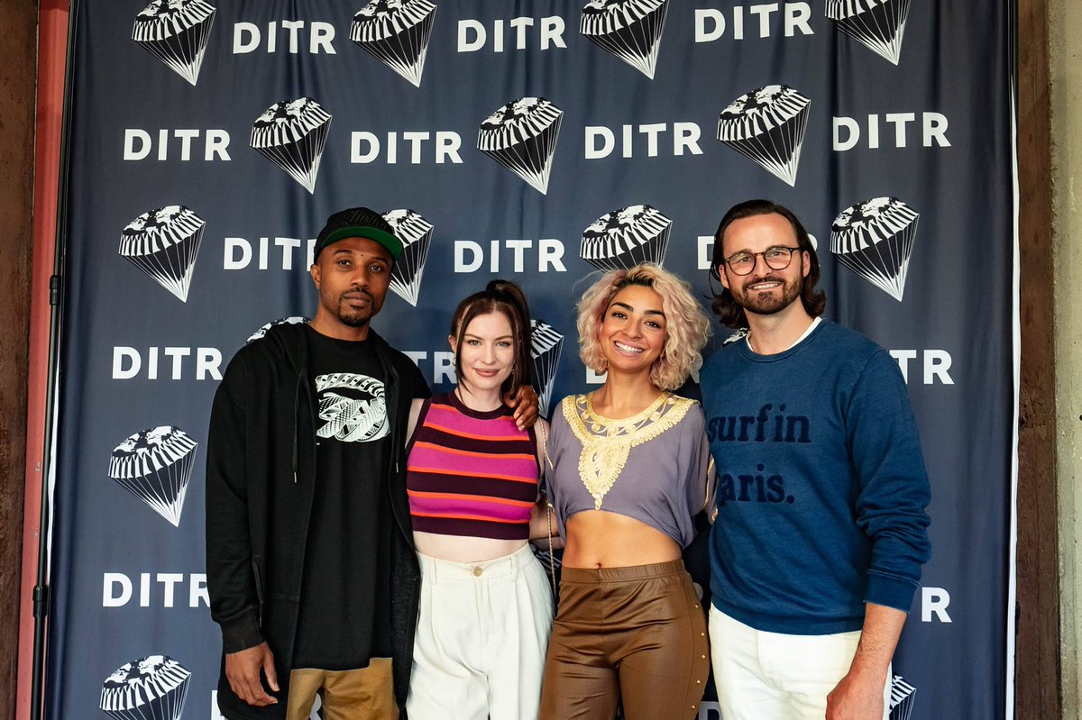 ASTRtv's tweet photo. Web 3 power rangers 🫶 https://t.co/41B0XacMBE