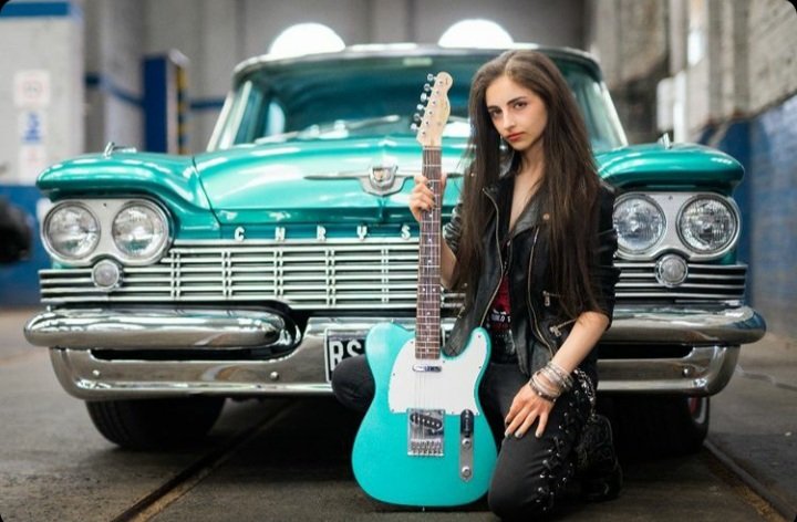 Lisa97Reed's tweet photo. My dad has had this 1959 @Chrysler New Yorker since I was only 3 years old! I loved every minute of this photoshoot! 

Photo by Adam Kennedy 📸

#classic #classiccar #americanclassic #chrysler #telecaster #guitarplayers https://t.co/fn2LkC370f