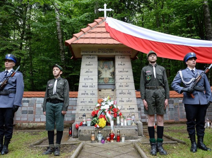 wojcikrp's tweet photo. Elite 🇵🇱#Cichociemni soldiers pulled off many feats & #JanPiwnik is no exception. For nearly a year, his brilliant leadership tied up thousands of Germans near Kielce. Earlier, Piwnik led a daring raid liberating fellow “Wachlarz” members from a Gestapo prison! #SOE #FYFAO https://t.co/2fzAUbU1X3