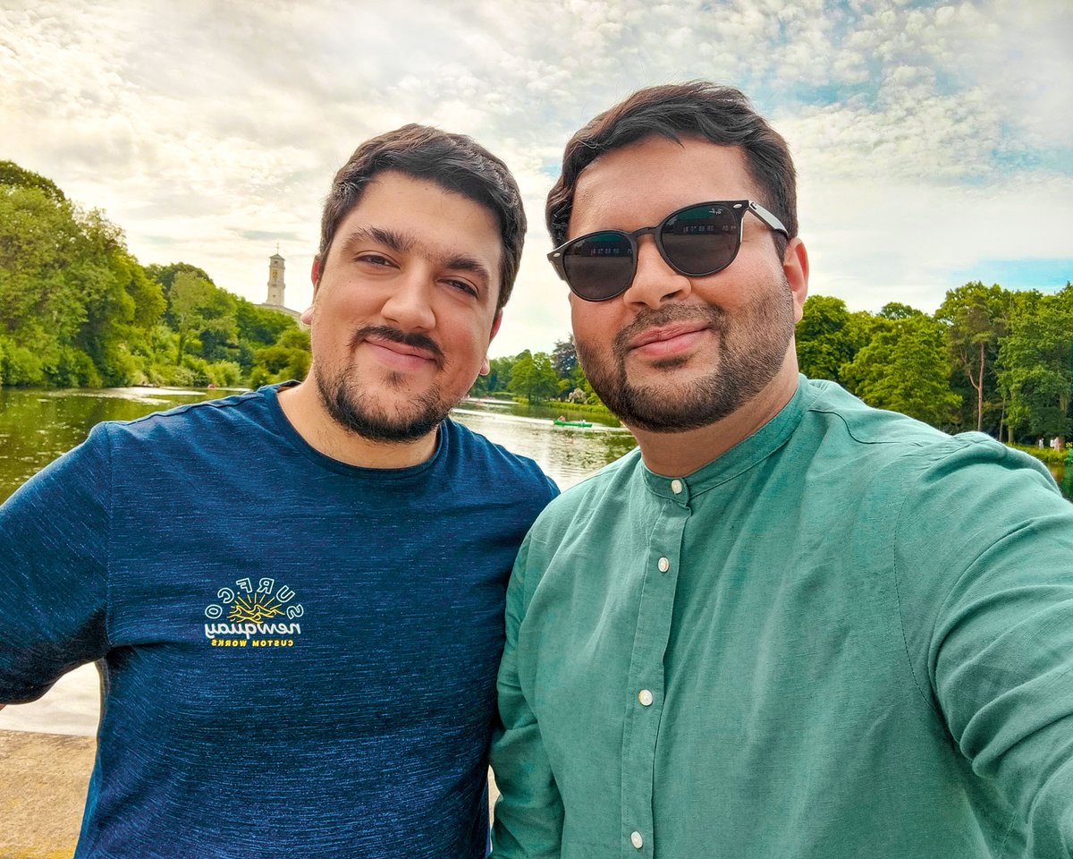 AmmarKazmi_'s tweet image. A beautiful day with beautiful people. 🌻

#DissertationProcrastination