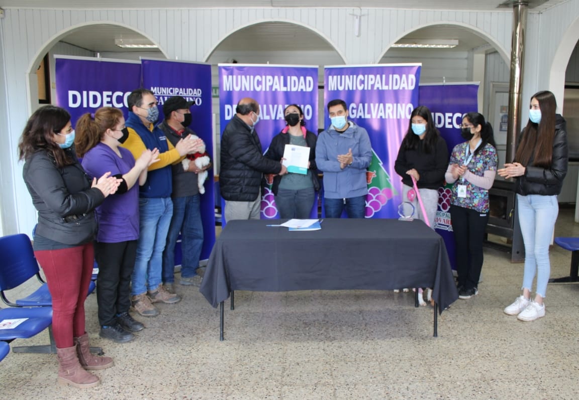 ¡Buenas noticias!🐾 Hoy el jefe regional #Subdere, <a href="/victorcuevas_85/">Víctor Cuevas</a>, junto al alcalde de <a href="/galvarinochile/">Muni Galvarino</a>, Marcos Hernández, anunciaron la asignación de recursos de nuestro Programa de #TenenciaResponsable para impulsar un plan de esterilización y chipeo de 🐶 y 🐱 en la comuna 👏