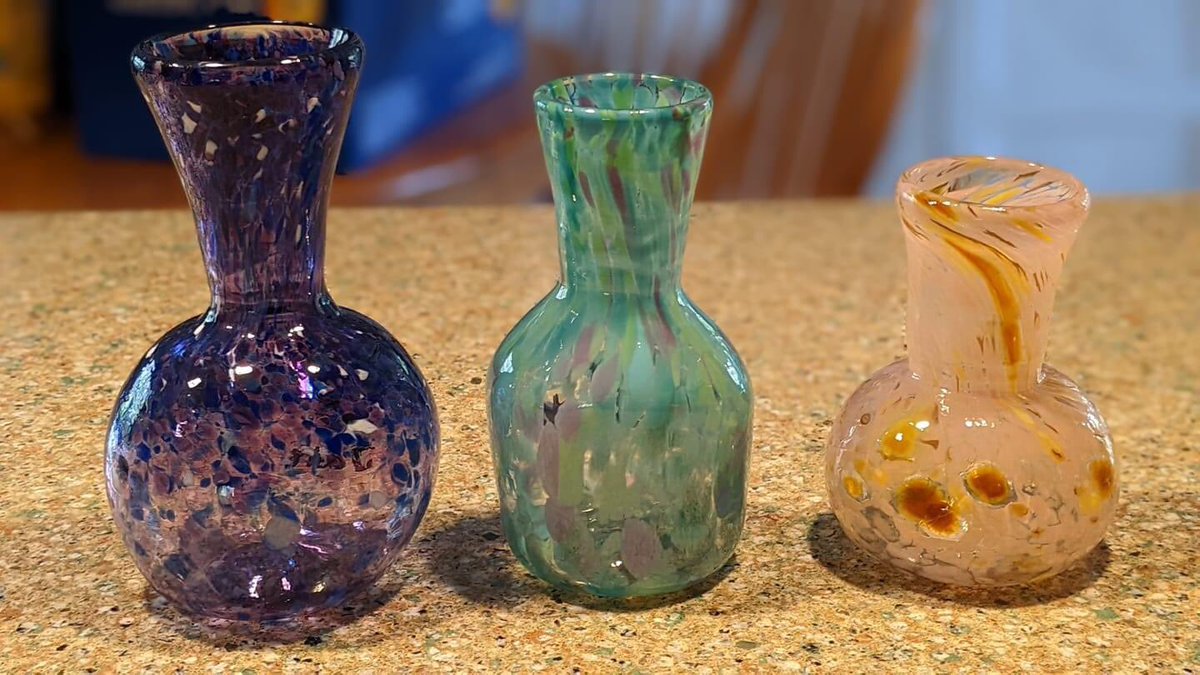 1msocool's tweet photo. @EmptyBepsi Yo wtf that’s so cool?? I made the purple one at Burnt Glassworks off of Phillips. We went for Mother’s Day :) https://t.co/DnS3Yh2X5p