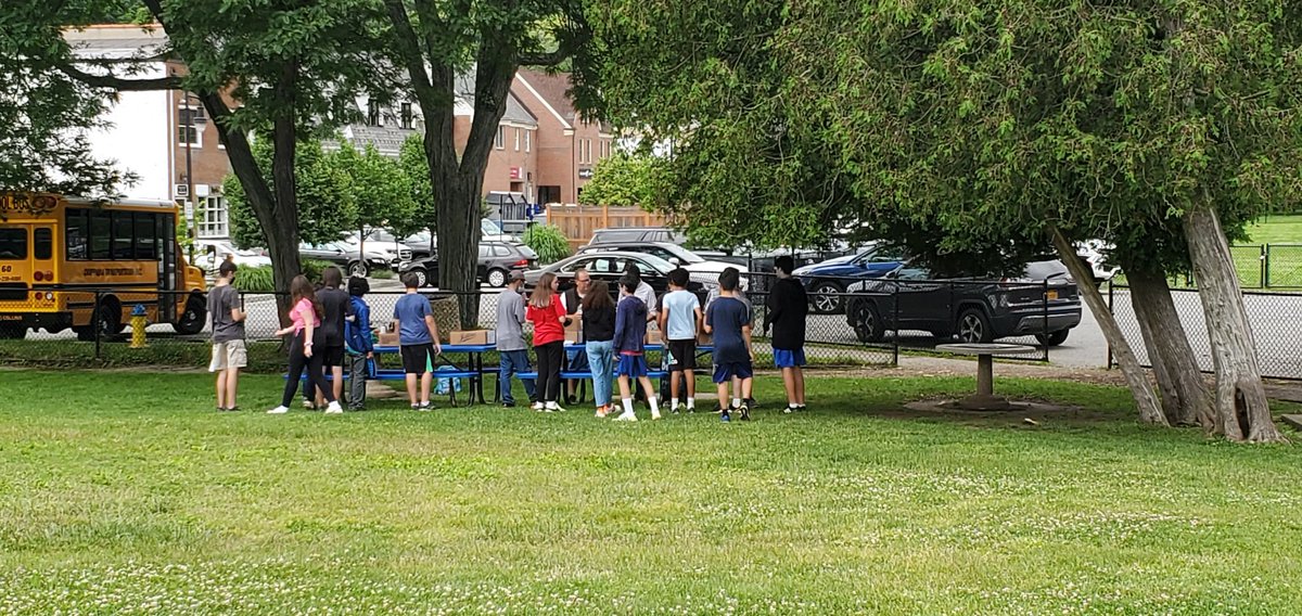 Mrs.Kelly_BellAP tweet media