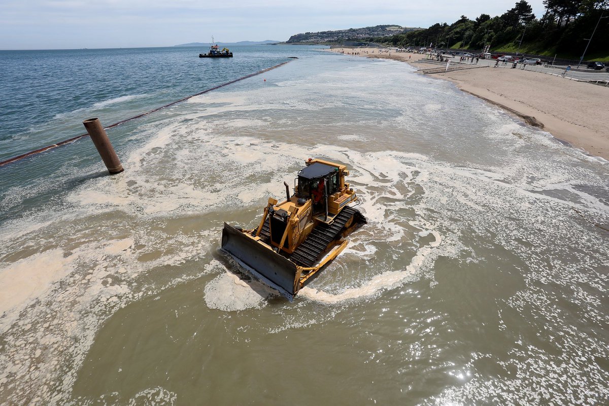 The work captured in these pictures of Rhos on Sea is part of a new coastal defence and promenade scheme #NorthWales <a href="/icphotography/">Ian Cooper</a> dailypost.co.uk/news/north-wal…