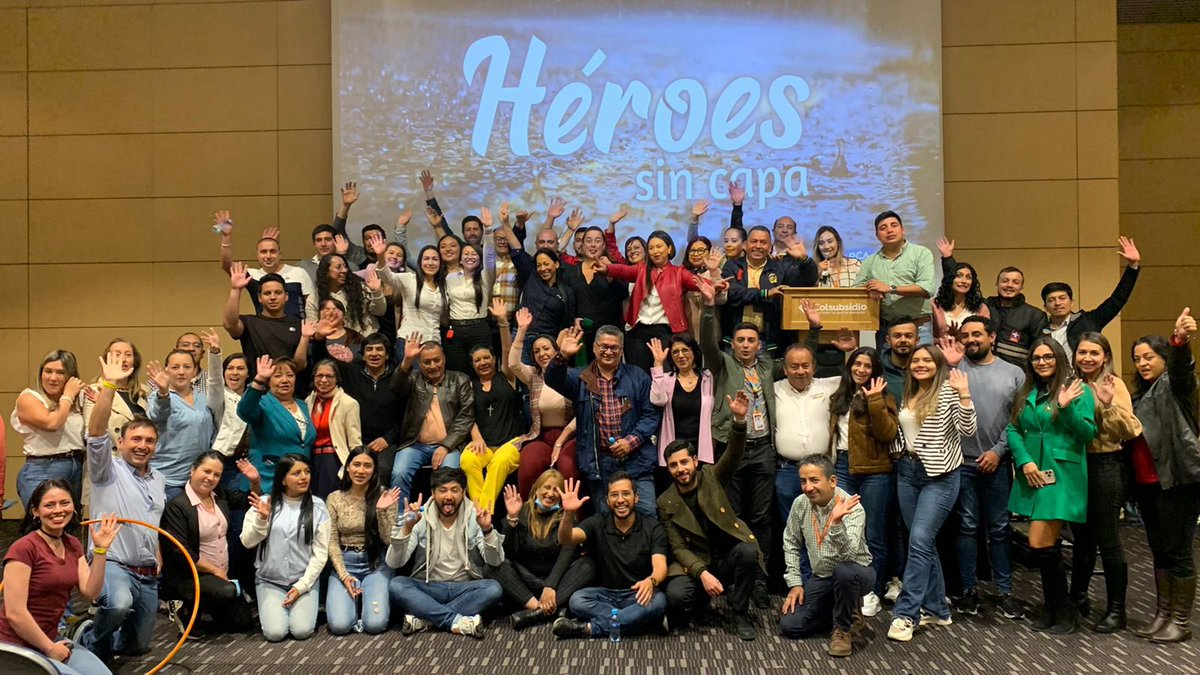 SecFPublicaCund's tweet photo. Desde la @SecFPublicaCund rendimos un homenaje 👏🏼 al equipo CRUE;  gracias por su entrega y arduo trabajo durante esta difícil temporada invernal somos la Región que Progresa priorizando la vida. 

2/2

#Cundinamarca #PrimeroLaVida https://t.co/GYuqNFqIVV
