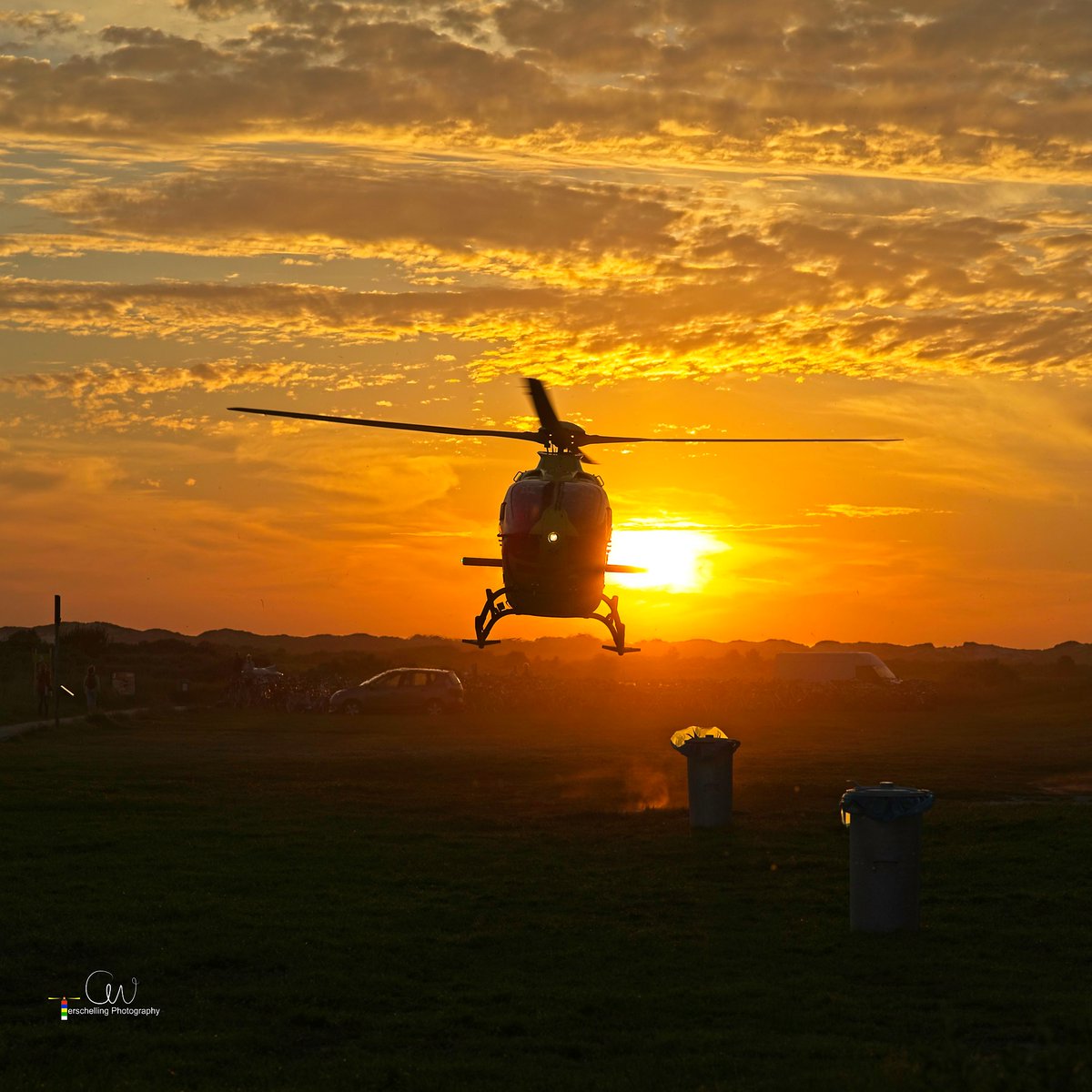 Vanavond werd de <a href="/OerolFestival/">OerolFestival</a> rust even verstoort door de komst van <a href="/Waddenheli/">Ambulancehelikopter Medic01</a> en <a href="/LifelinerNL/">Lifeliner Nederland</a> op het Groen strand van #Terschelling. Fijn dat deze vorm van hulpverlening er is!