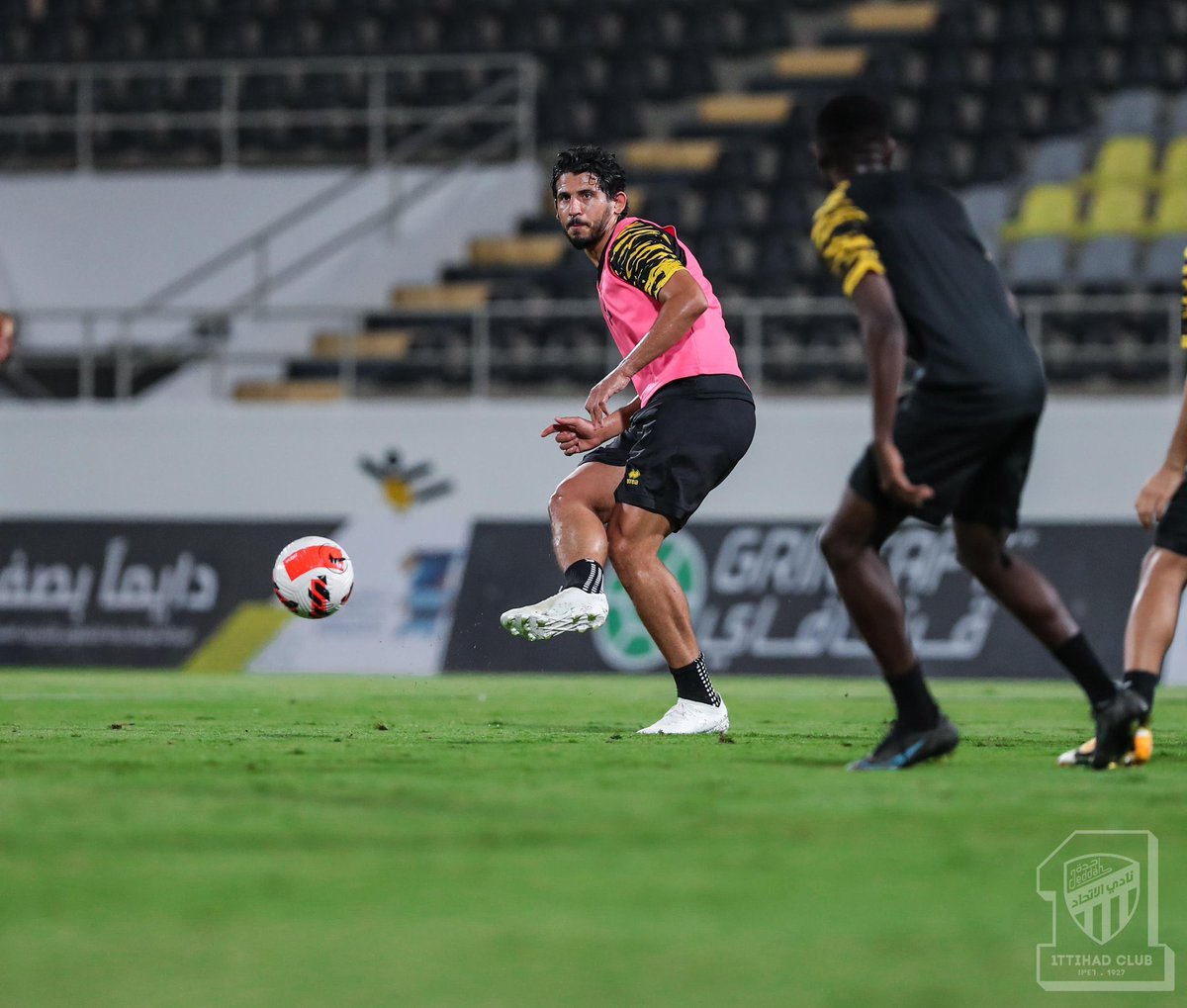 mnbr_itti's tweet image. الهـرم المصري احمد حجازي💛