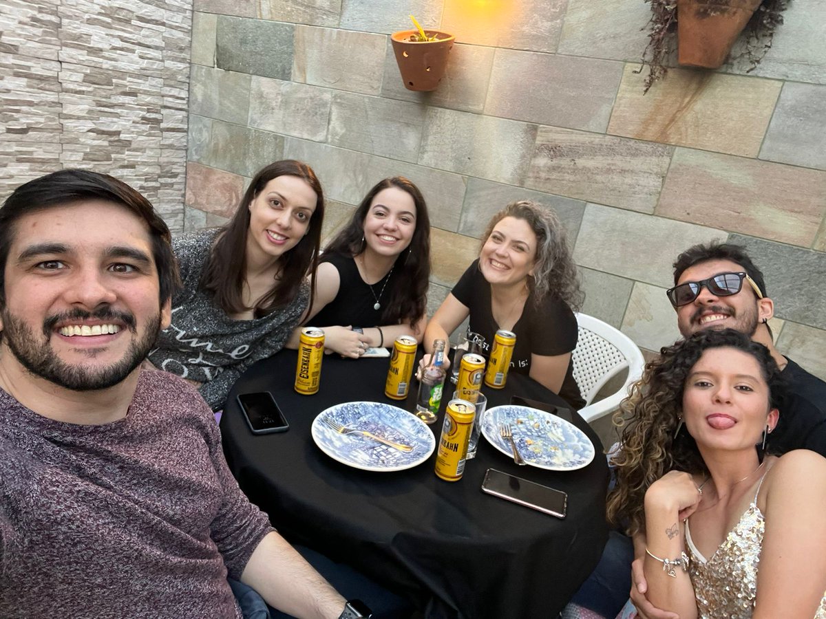 gabrielrseilhe's tweet photo. Minha tropa ๐ #BdayGi
@Gii_sociarelli
@imsereisa
@TatiVillela
@kyrlafogaca
@arthurberns https://t.co/9vp5xgz5zw