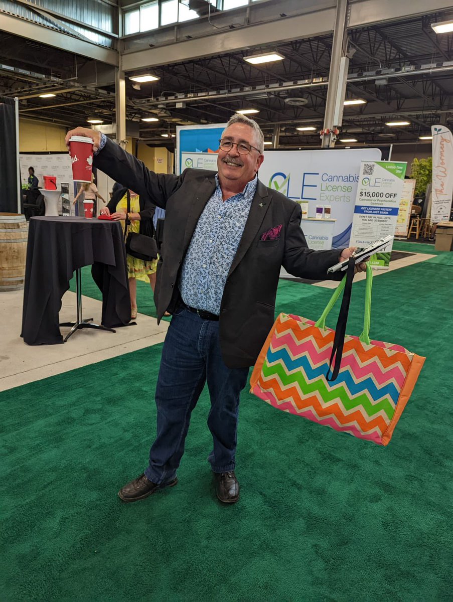 JacquiChilds's tweet photo. “The Barry “ was found leaving the building… safe travels friend and THANK YOU from all of us on the green room and https://t.co/f311IHbuC2 

#FindTheBarry #wikiexpo2022 https://t.co/QuiIFzAzKQ