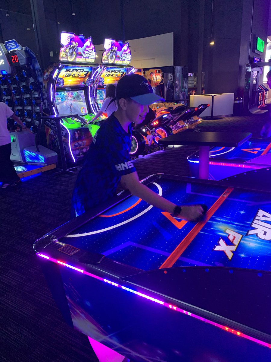 Grade8_Bears's tweet photo. @StBernardSERC @DaveandBusters Action shot of said air hockey game…pretty sure student won… https://t.co/DHB0URZnvj