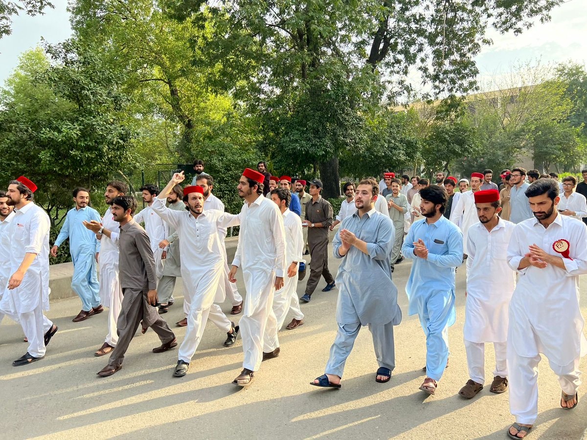 MohammadAriyak1's tweet photo. پختون سٹوڈنٹ فیڈریشن یونیورسٹی کیمپس کا میٹنگ چیرمین خضر وزیر کی نگرانی میں ہوا ۔ جسمیں صوبائی قائدین اور مرکزی قائدین نے خصوصا شرکت کی ۔ میٹنگ میں یونیورسٹی کیمپس کے مسائل اور کیمپس کے الیکشن پر خصوصی بات ہوئی ۔
#PsfCampus 🚩
@BazTaimur @AimalWali https://t.co/6wxiFs1l3k
